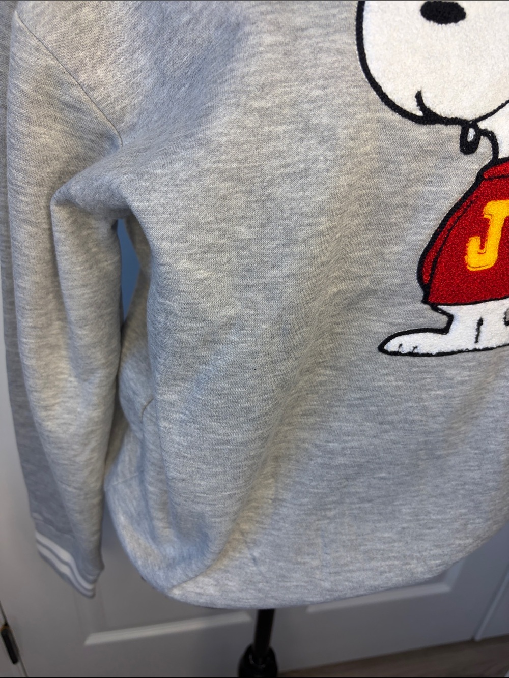 Peanuts Snoopy Crewneck Sweatshirt new condition size Medium - Picture 5 of 11